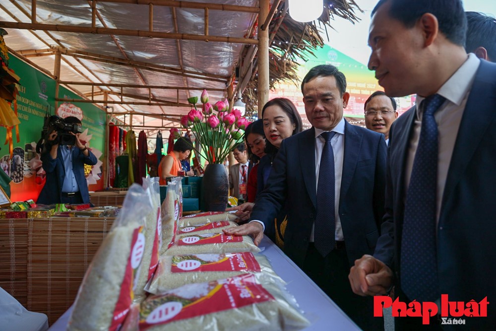 Triển lãm OCOP làng nghề 2023 huyện Ứng Hòa chào mừng huyện đạt chuẩn Nông thôn mới