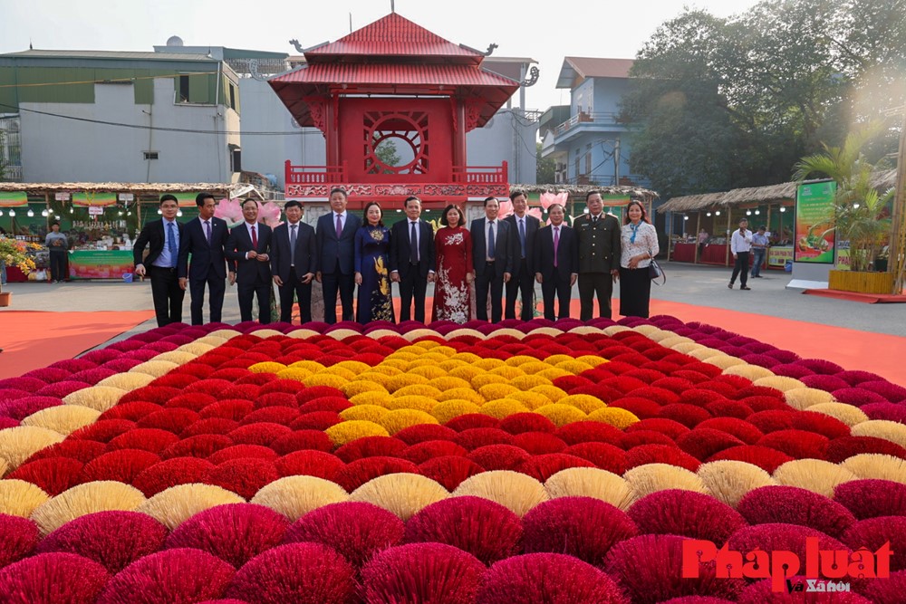 Triển lãm OCOP làng nghề 2023 huyện Ứng Hòa chào mừng huyện đạt chuẩn Nông thôn mới