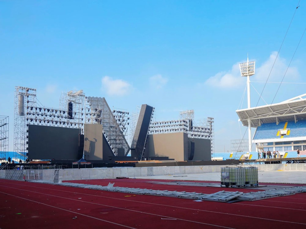 Bên trong sân khấu của concert quốc gia "Tổ quốc trong tim" - ảnh 7