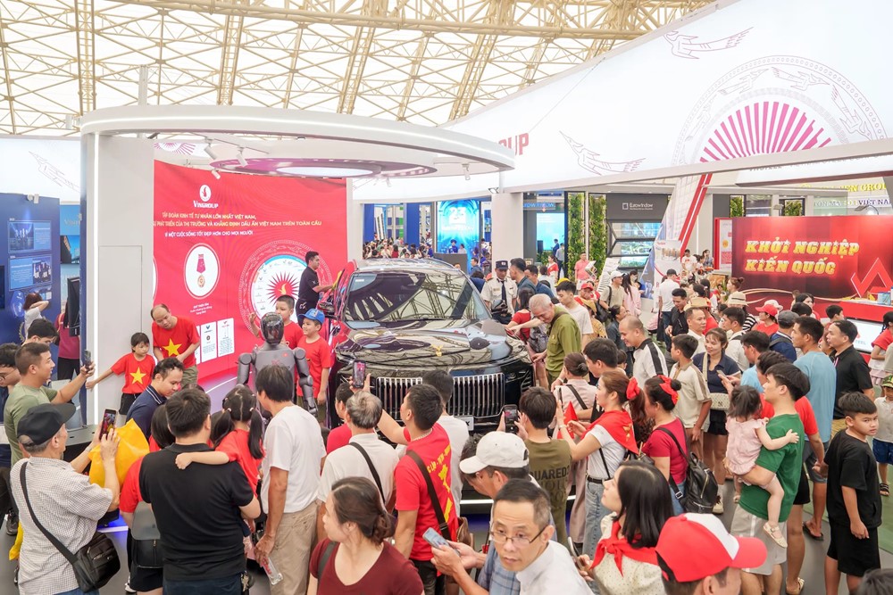 Du khách nói về VinFast tại triển lãm 80 năm thành tựu đất nước: Không chỉ là ô tô, mà là hình ảnh Việt Nam mới - ảnh 1