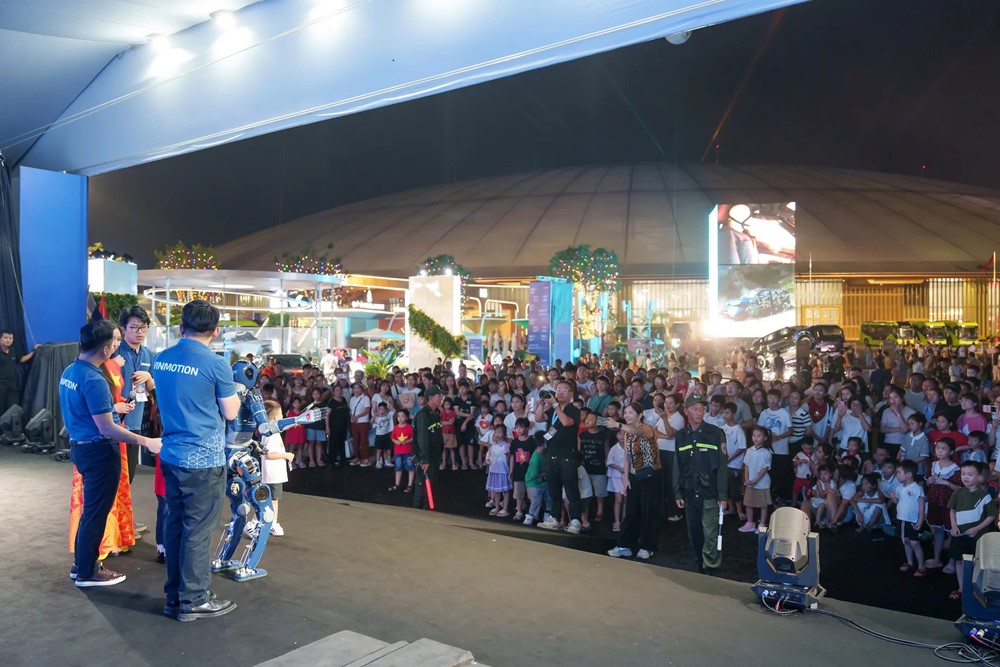 Du khách nói về VinFast tại triển lãm 80 năm thành tựu đất nước: Không chỉ là ô tô, mà là hình ảnh Việt Nam mới - ảnh 6