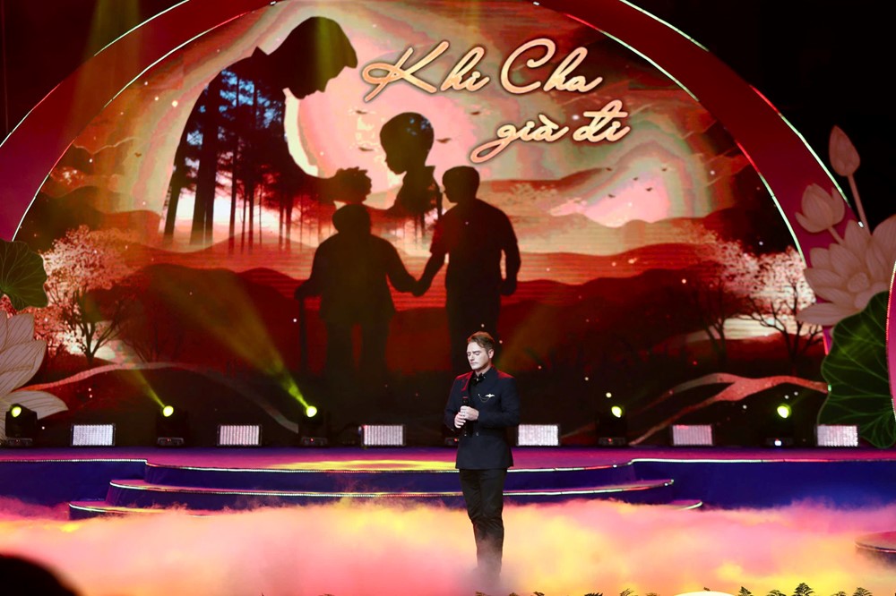 Hình ảnh 16 Chương trình nghệ thuật đặc biệt “Ơn nghĩa sinh thành 2025”: lan tỏa thông điệp yêu thương, giá trị đạo hiếu - ảnh 16