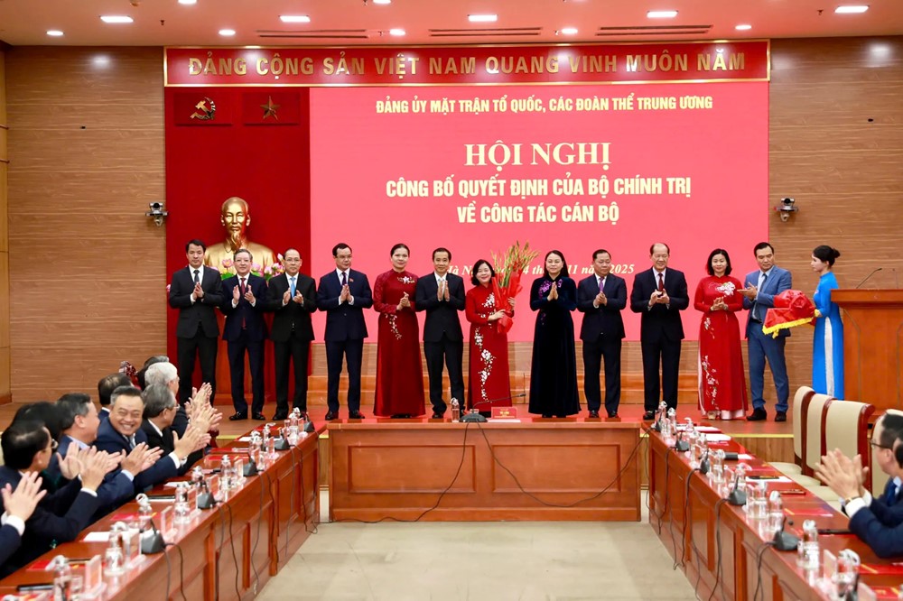 Đồng chí Bùi Thị Minh Hoài giữ chức Bí thư Đảng ủy MTTQ, các đoàn thể Trung ương - ảnh 4