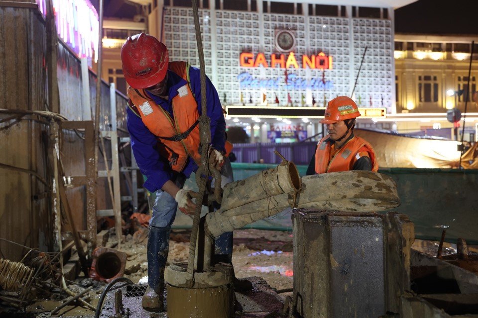 Dự &aacute;n đang nằm tr&ecirc;n "đường găng" tiến độ, những c&ocirc;ng nh&acirc;n n&agrave;y sẽ chỉ nghỉ Tết Nguy&ecirc;n đ&aacute;n 4 ng&agrave;y.&nbsp;