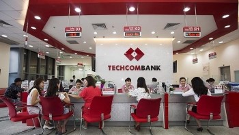 Hậu lùm xùm vụ thẻ tín dụng, Eximbank báo lãi trượt dốc trong quý đầu năm - ảnh 4