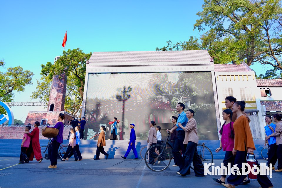 “Ngày hội Văn hóa vì hòa bình”: Mãn nhãn với đại thực cảnh “Ký ức Hà Nội” - Ảnh 5