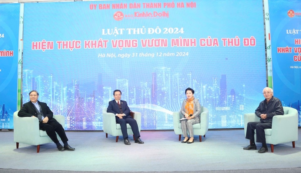 C&aacute;c diễn giả tham gia trao đổi tại&nbsp;Talkshow &ldquo;Luật Thủ đ&ocirc; 2024: Hiện thực kh&aacute;t vọng vươn m&igrave;nh của Thủ đ&ocirc;&rdquo;