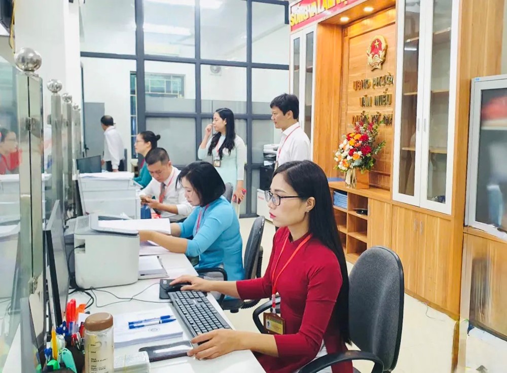 Ngày đầu vận hành mô hình chính quyền địa phương 2 cấp diễn ra thông suốt - ảnh 9
