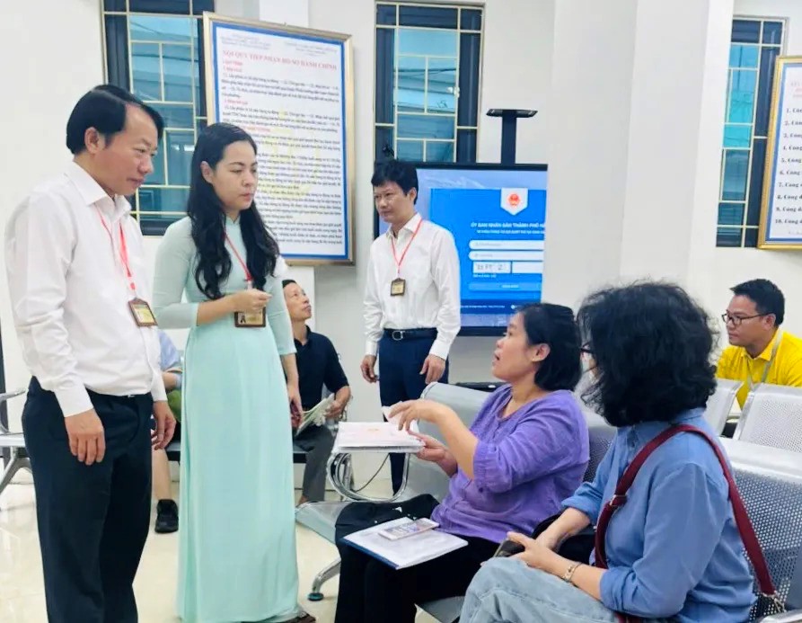 Ngày đầu vận hành mô hình chính quyền địa phương 2 cấp diễn ra thông suốt - ảnh 10