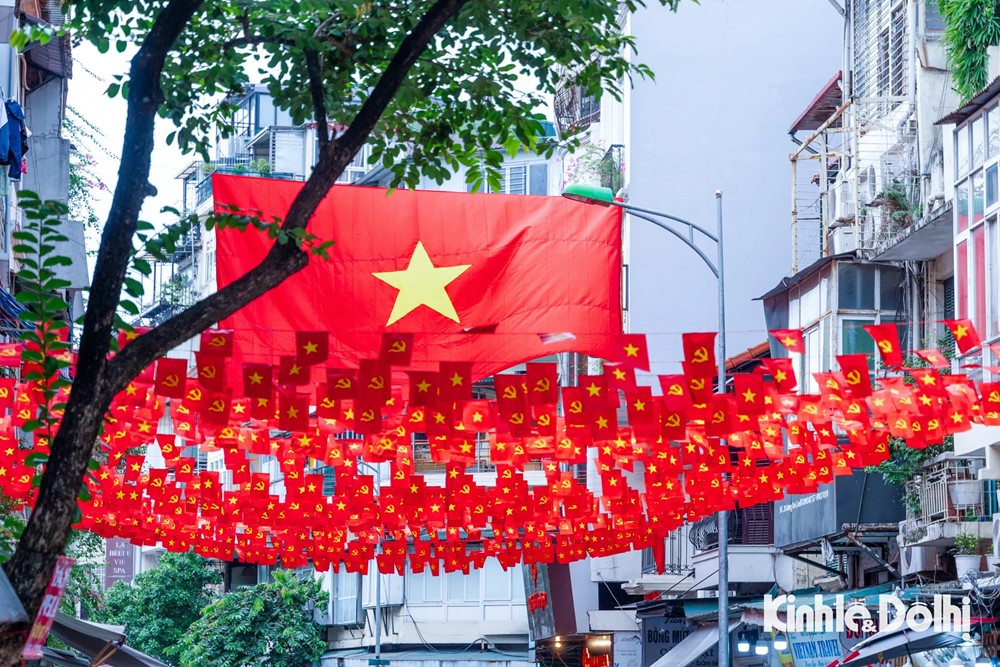 Hà Nội rực rỡ cờ hoa chào mừng 80 năm Quốc khánh - ảnh 16
