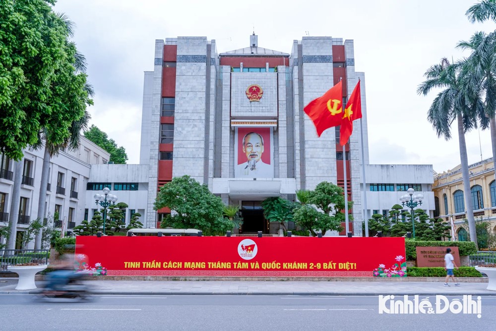 Hà Nội rực rỡ cờ hoa chào mừng 80 năm Quốc khánh - ảnh 12