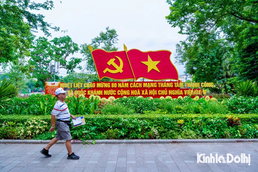 Hà Nội rực rỡ cờ hoa chào mừng 80 năm Quốc khánh - ảnh 13