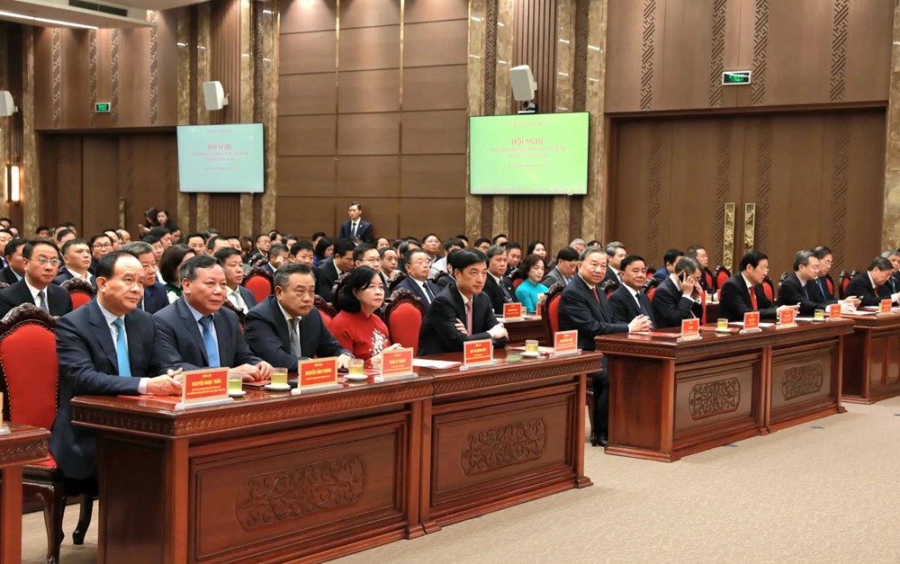 Bộ Chính trị điều động, phân công, chỉ định đồng chí Nguyễn Duy Ngọc giữ chức Bí thư Thành ủy Hà Nội - ảnh 1