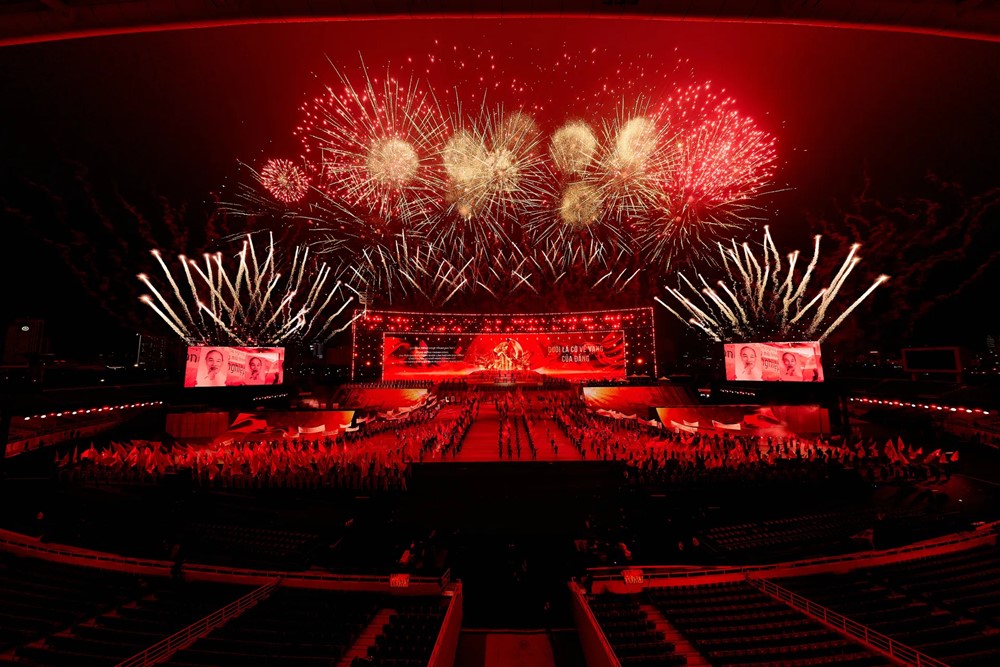 Đêm nghệ thuật “Dưới lá cờ vẻ vang của Đảng”: Đại nhạc hội pháo hoa chưa từng có ở Việt Nam - ảnh 1