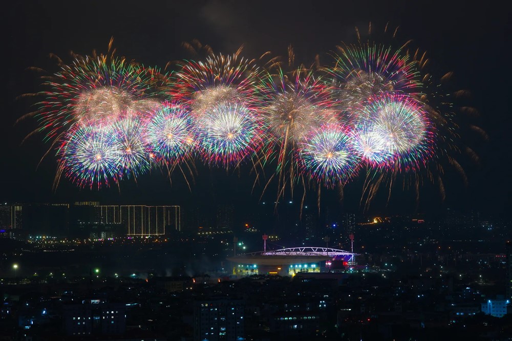 Đêm nghệ thuật “Dưới lá cờ vẻ vang của Đảng”: Đại nhạc hội pháo hoa chưa từng có ở Việt Nam - ảnh 3