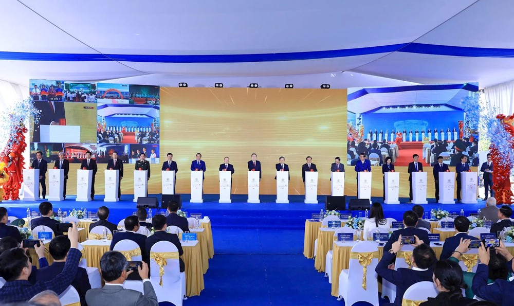 Tiếp nối truyền thống vẻ vang của Đảng, Đảng bộ thành phố Hà Nội xây dựng mô hình lãnh đạo hiện đại, chuyên nghiệp, vì dân - ảnh 8