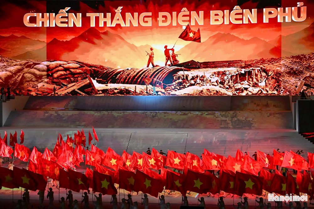 Tiếp nối truyền thống vẻ vang của Đảng, Đảng bộ thành phố Hà Nội xây dựng mô hình lãnh đạo hiện đại, chuyên nghiệp, vì dân - ảnh 2