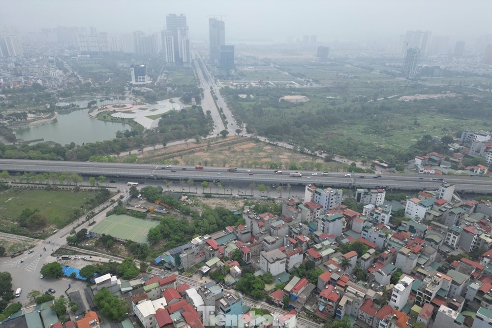 Người dân ngóng chờ ngày tái định cư, đại lộ Tây Thăng Long “sáng cửa” ngày về đích - ảnh 1