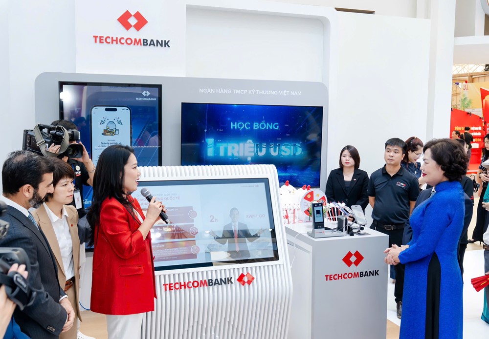 Techcombank ghi dấu ấn tại “Triển lãm thành tựu đất nước” - ảnh 1