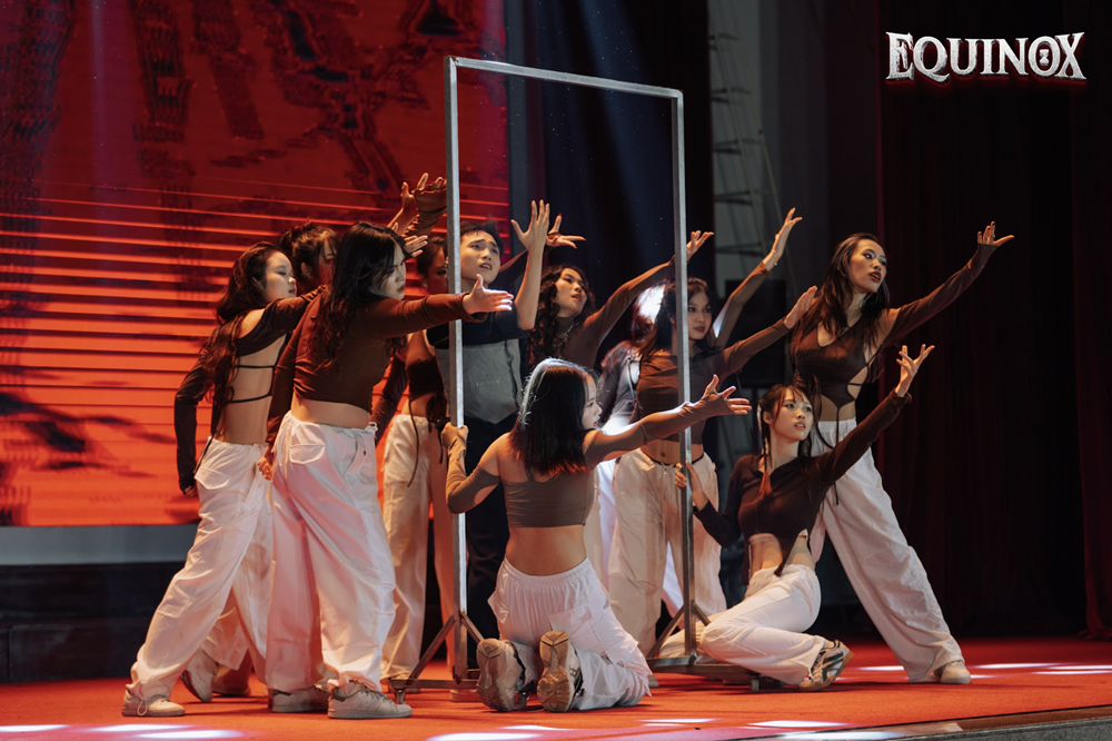 Khám phá sân khấu nghệ thuật của Halloween trường Báo - ảnh 4