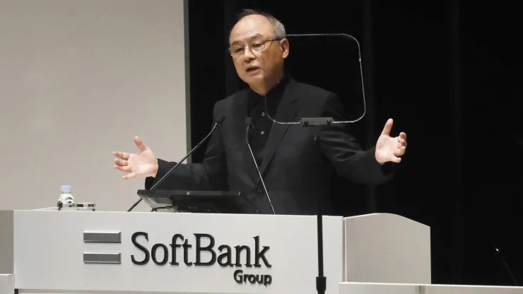 Ông chủ SoftBank 'đánh rơi' gần 5 tỷ USD trong 'ngày thứ Hai đen tối' - ảnh 1