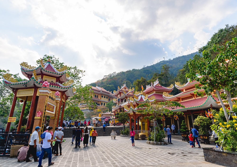 Quần thể du lịch tâm linh nằm trên đỉnh ‘nóc nhà Nam Bộ’, chỉ cách TP. Tây Ninh 11km  - ảnh 2