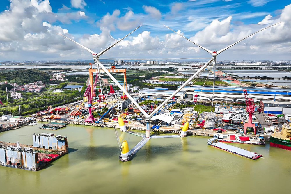 Giàn turbine gió 15.000 tấn mạnh nhất thế giới quật cường trong siêu bão Yagi, có thể sản xuất điện cả khi sóng dâng cao 30m - ảnh 2