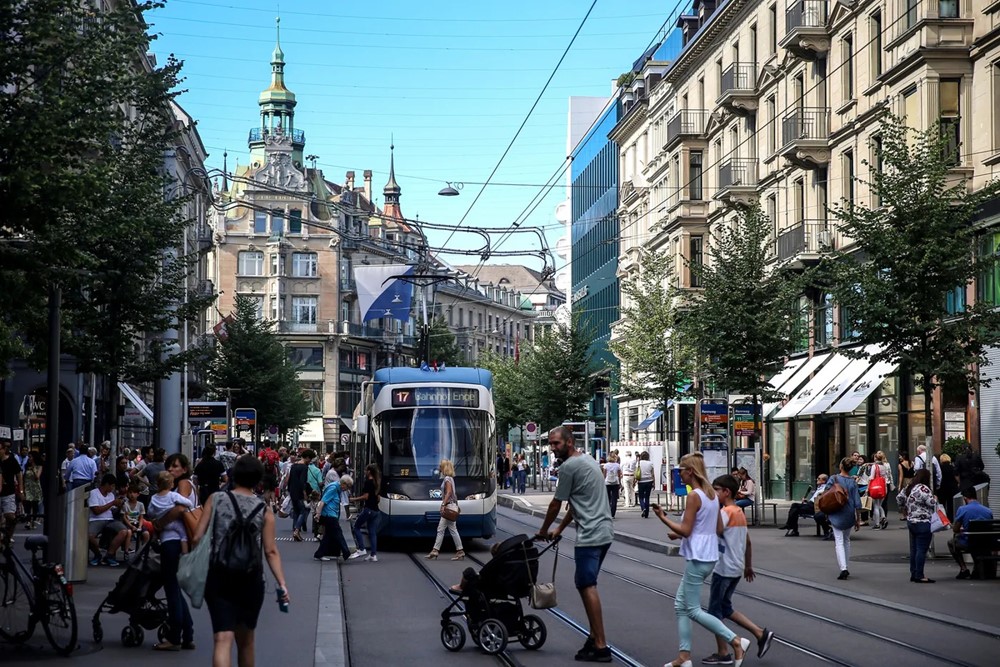 Những thành phố có chất lượng cuộc sống tốt nhất dành cho người nước ngoài năm 2024: Châu Âu áp đảo top đầu  - ảnh 1