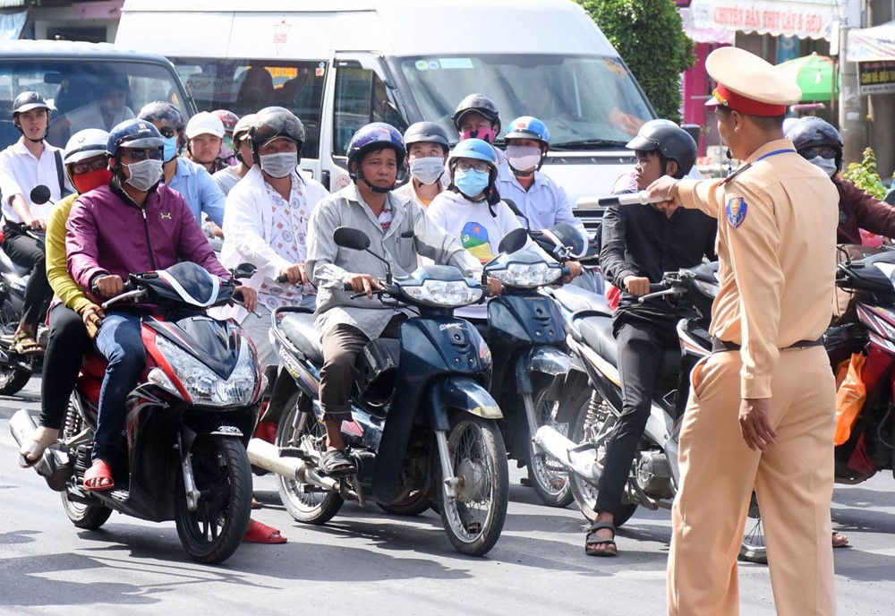 Quy định về vận tốc tối đa của xe máy, ô tô trong khu đông dân cư từ 2025, người dân lưu ý để tránh bị phạt  - ảnh 2