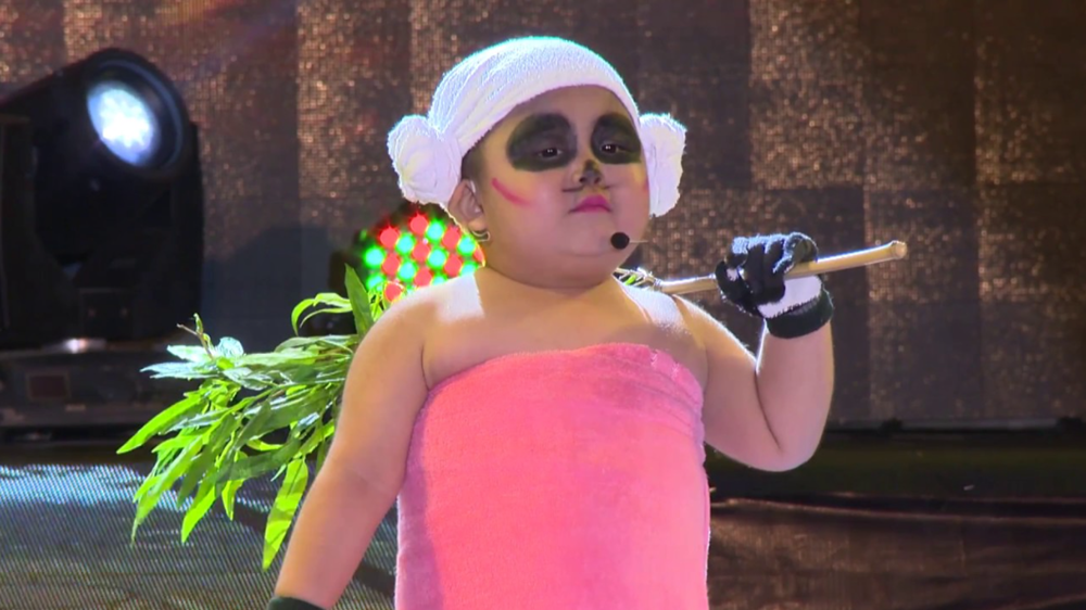 ‘Hiện tượng nhí’ Tin Tin từng lừng lẫy một thời: Kiếm 400 triệu đồng/tháng, ngoại hình tuổi 13 gây bất ngờ - ảnh 1