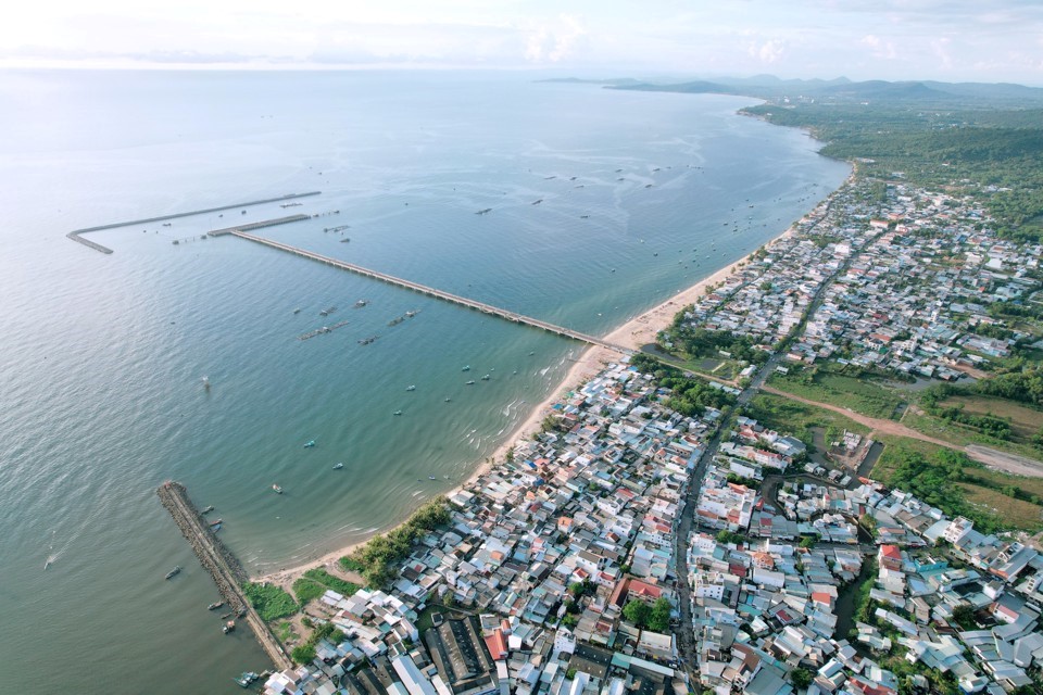 Cảng hành khách quốc tế nghìn tỷ tại thành phố đảo đầu tiên của Việt Nam chuẩn bị đi vào hoạt động sau 10 năm xây dựng  - ảnh 1