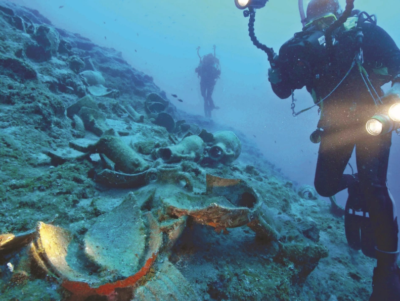 Tìm thấy ‘kho báu’ chứa 67.000 cổ vật hàng nghìn năm tuổi dưới đáy biển - ảnh 3