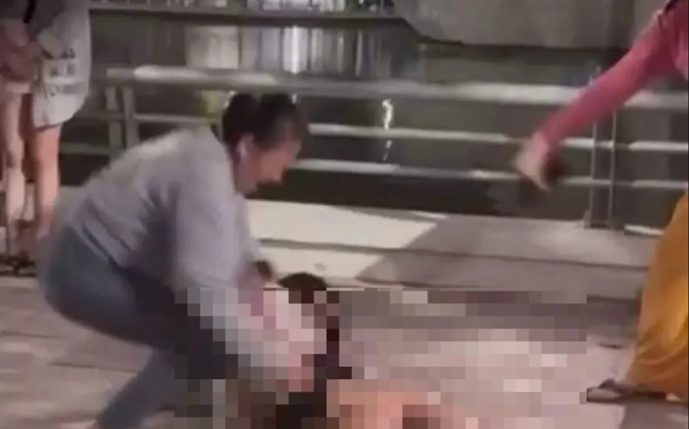 Khởi tố 4 người trong vụ ‘đánh ghen lột đồ’ nữ nhân viên ngân hàng ở Cần Thơ - ảnh 2