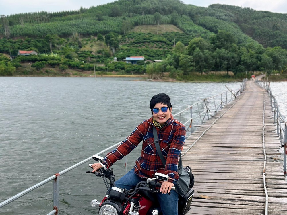 Nữ BTV nổi tiếng tại Đài Truyền hình Việt Nam: Tuổi ngoài 50 vẫn trẻ đẹp, là mẹ đơn thân nuôi con gái thành đạo diễn - ảnh 10