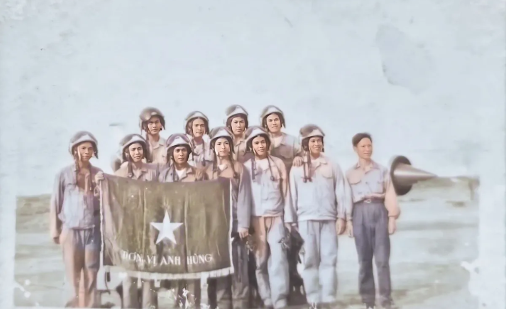 Chiến sĩ 8 lần bắn hạ máy bay phản lực của Mỹ, 2 lần vinh dự gặp Bác Hồ, từng giữ chức Phó tư lệnh Quân chủng Phòng không - Không quân - ảnh 7