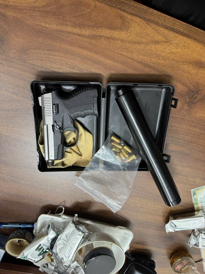 Bắt giữ Hải ‘lé’, SN 1992 cùng 8 đàn em về hành vi cho vay lãi nặng, cố ý gây thương tích, tàng trữ vũ khí quân dụng… - ảnh 3