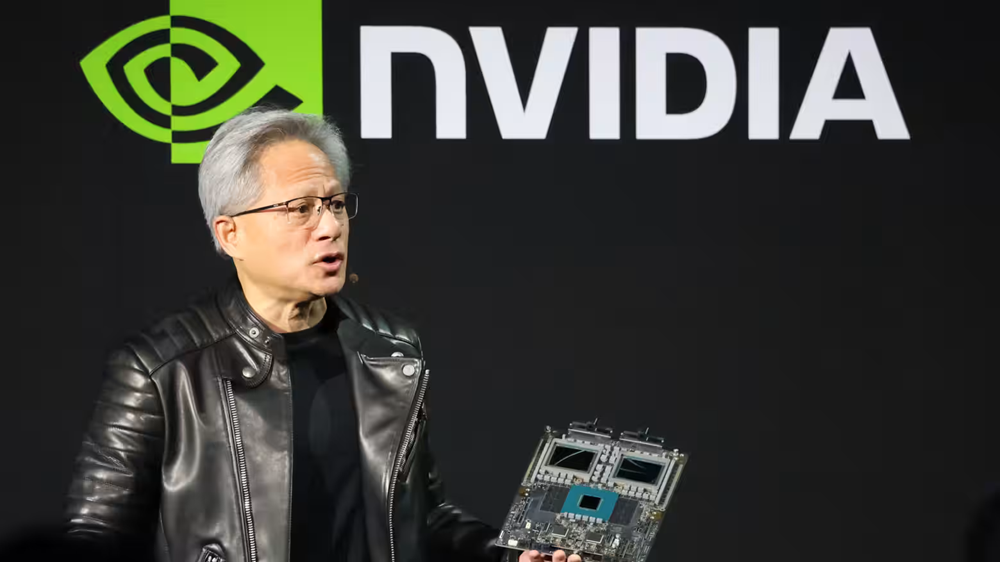 Mắc kẹt giữa 'hai làn đạn', CEO Jensen Huang Nvidia cam kết gắn bó với Trung Quốc - ảnh 1