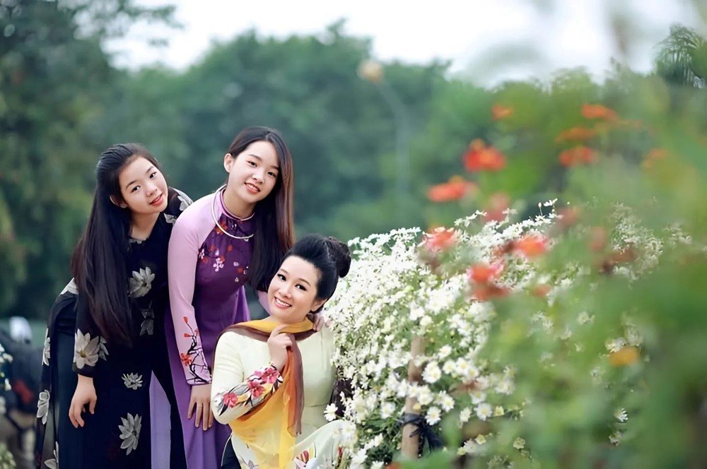 Nữ nghệ sĩ bị nhầm là vợ ‘Vua hài đất Bắc’, nhan sắc tuổi 56 trẻ đẹp, ở nhà vườn rộng hàng nghìn m2 ngoại thành Hà Nội - ảnh 10