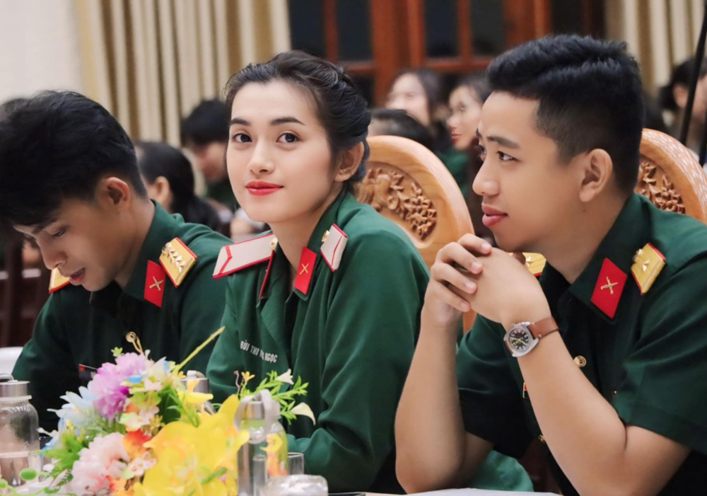 Nữ Hạ sĩ là khối trưởng xinh đẹp gây sốt khi diễu binh: Sở hữu chiều cao 1,7m, từng lọt top 15 hoa hậu, cựu sinh viên trường ĐH đình đám Việt Nam - ảnh 2