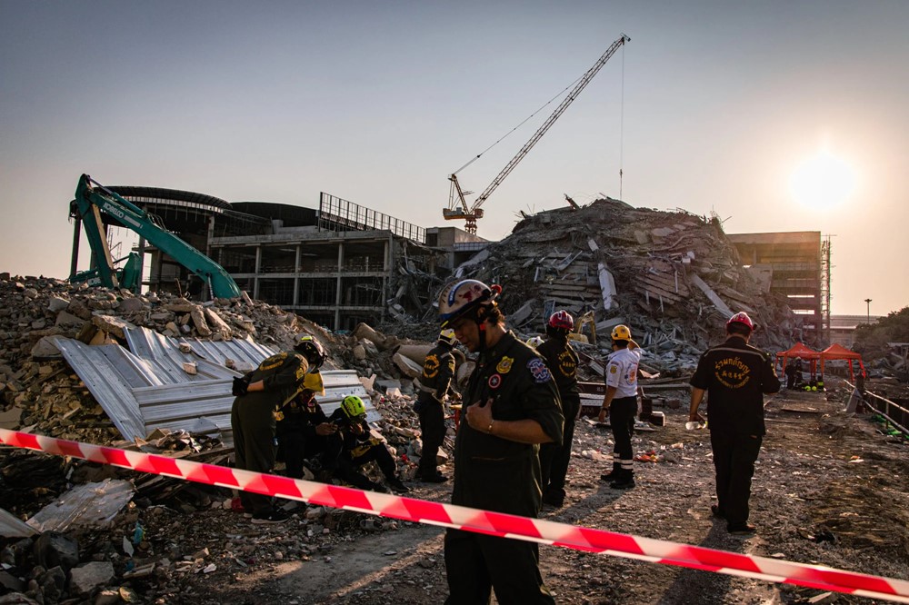 Vụ tòa nhà chọc trời 63 triệu USD đổ sập trong vài phút: Bắt một lãnh đạo của nhà thầu Trung Quốc - ảnh 2