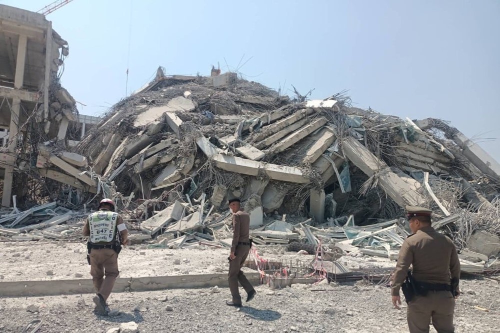 Vụ tòa nhà chọc trời 63 triệu USD đổ sập trong vài phút: Bắt một lãnh đạo của nhà thầu Trung Quốc - ảnh 1