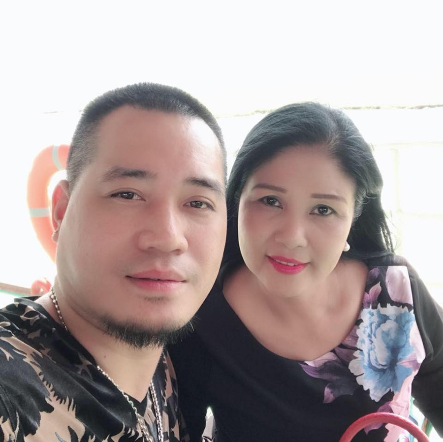 Nữ NSND nổi tiếng làng chèo miền Bắc, U60 nghỉ hưu vẫn làm giám đốc, được chồng trẻ yêu chiều dù không con chung - ảnh 6