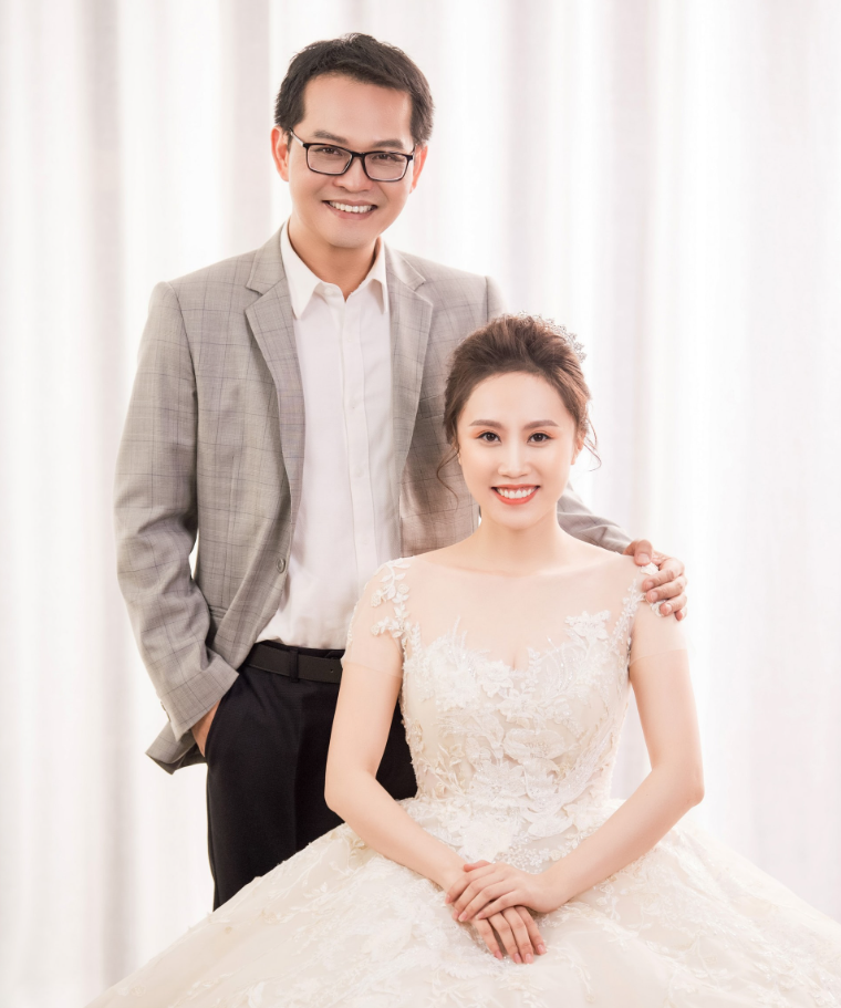 NSND là Giám đốc Nhà hát Kịch Hà Nội, từng đỗ cùng lúc 4 trường đại học, đời tư kín tiếng sau nên duyên với vợ kém 19 tuổi - ảnh 4