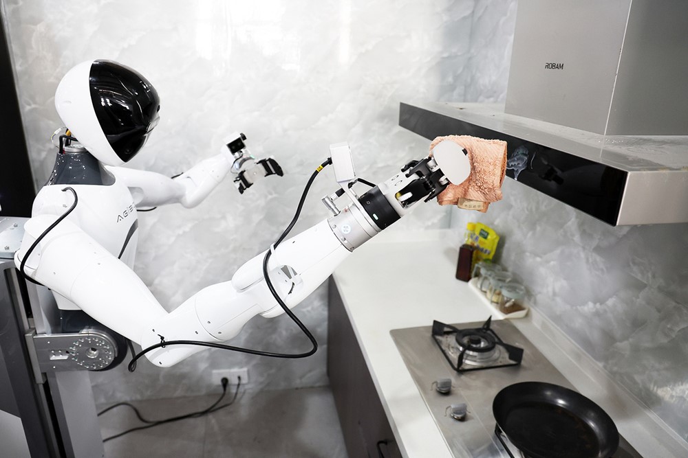 	Vượt Mỹ, robot Trung Quốc 'đánh bật' thuế quan, trở thành vũ khí trên bàn cờ thương mại - ảnh 2