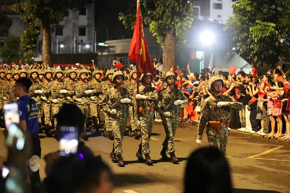 Ngày mai, cấm người và xe vào trung tâm TP.HCM: Người dân chú ý - ảnh 2