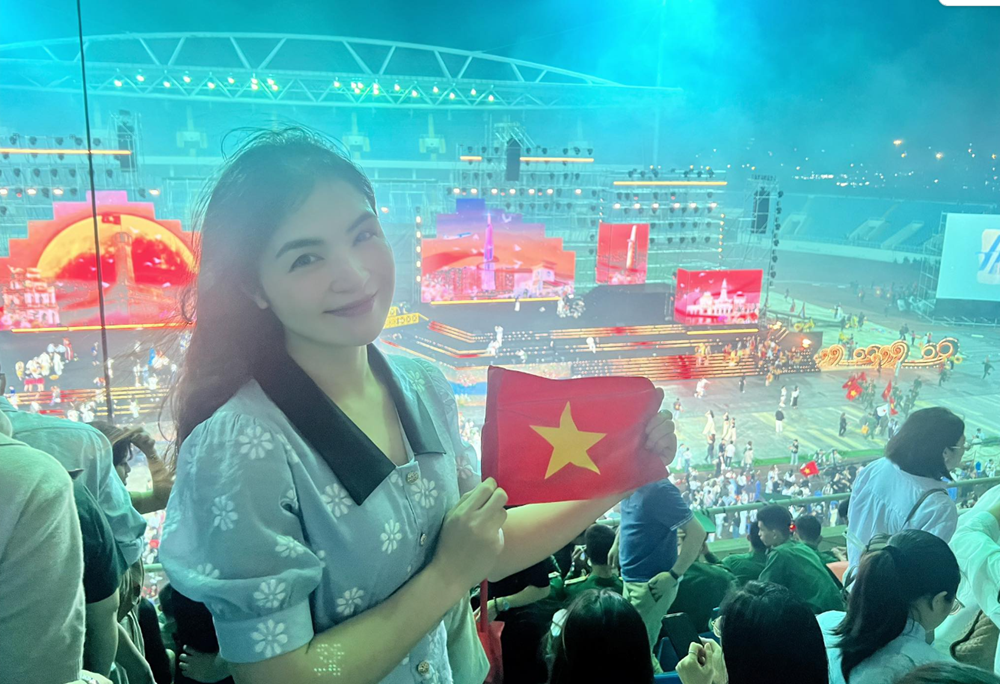 Nữ MC xinh đẹp là chị gái ruột Hòa Minzy, gương mặt quen thuộc của ‘Chúc bé ngủ ngon’, nhan sắc đời thực xứng danh Hoa khôi Đại học - ảnh 1