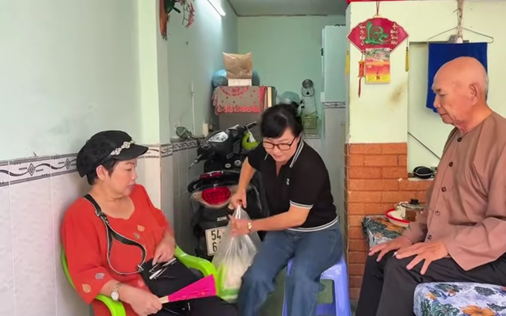 Nghệ sĩ nổi tiếng đoàn Kim Chung một thời, xế chiều khổ sở sau 2 lần tai biến, ở nhà 21m2, lấy ghế nhựa làm giường ngủ - ảnh 4