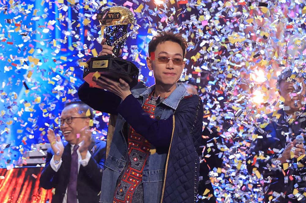 Hai đại diện trẻ hát vang khúc ca ‘Mùa xuân trên TP. Hồ Chí Minh’ trong Đại lễ 30/4: Người được mệnh danh là ‘cô bé dân ca’, người là quán quân Rap Việt - ảnh 6