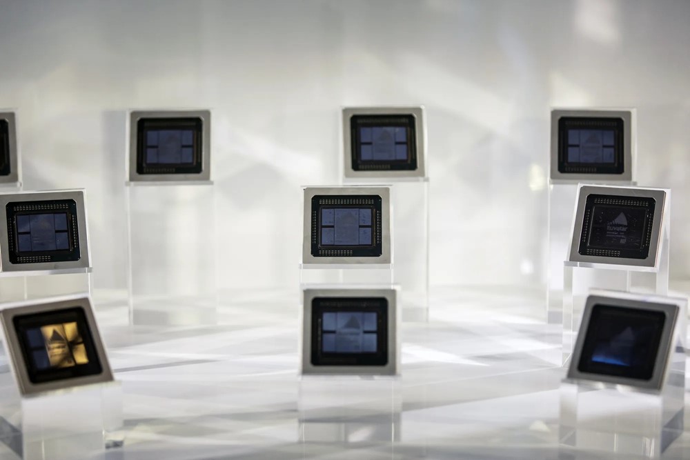 Tổng thống Trump chuẩn bị hủy bỏ lệnh hạn chế chip AI của ông Biden, Nvidia thở phào  - ảnh 1