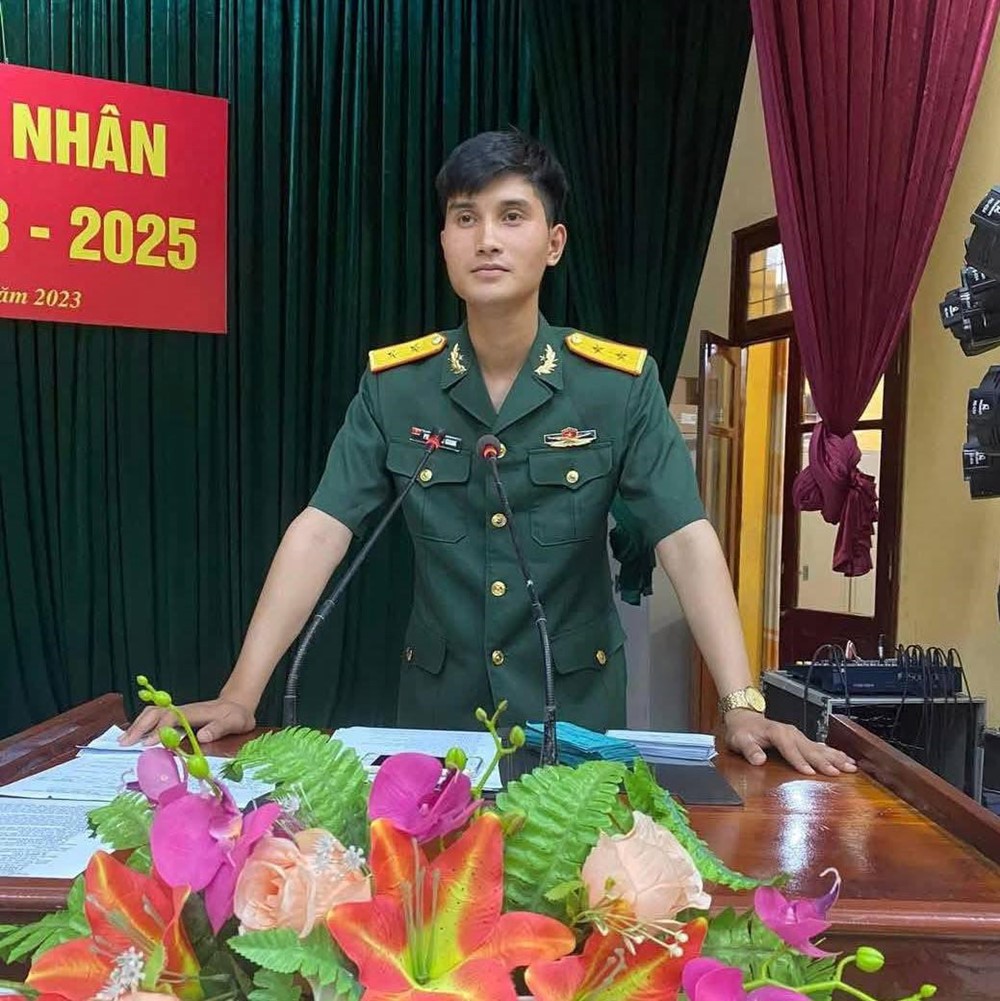 Nam quân nhân Việt gây ‘bão’ MXH với khoảnh khắc bắt tay Tổng thống Nga Putin: Là Khối trưởng điển trai, hiện đang công tác tại Trường Lục quân 1 - ảnh 4